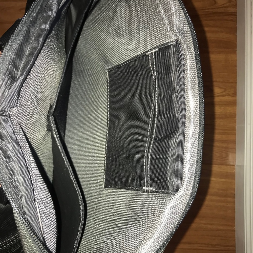 INCASE Nylon Bag - Picture 6 of 8
